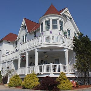 Tavern On The Bay Hotel - Frank Sinatra Suite